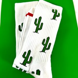 Active socks cactus design NWOT one size mid-calf